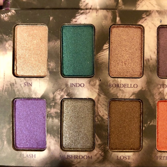 Urban Decay Shadow Box Palette - Picture 8 of 8